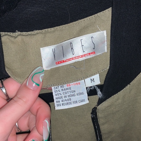 Green jacket - Picture 2 of 3